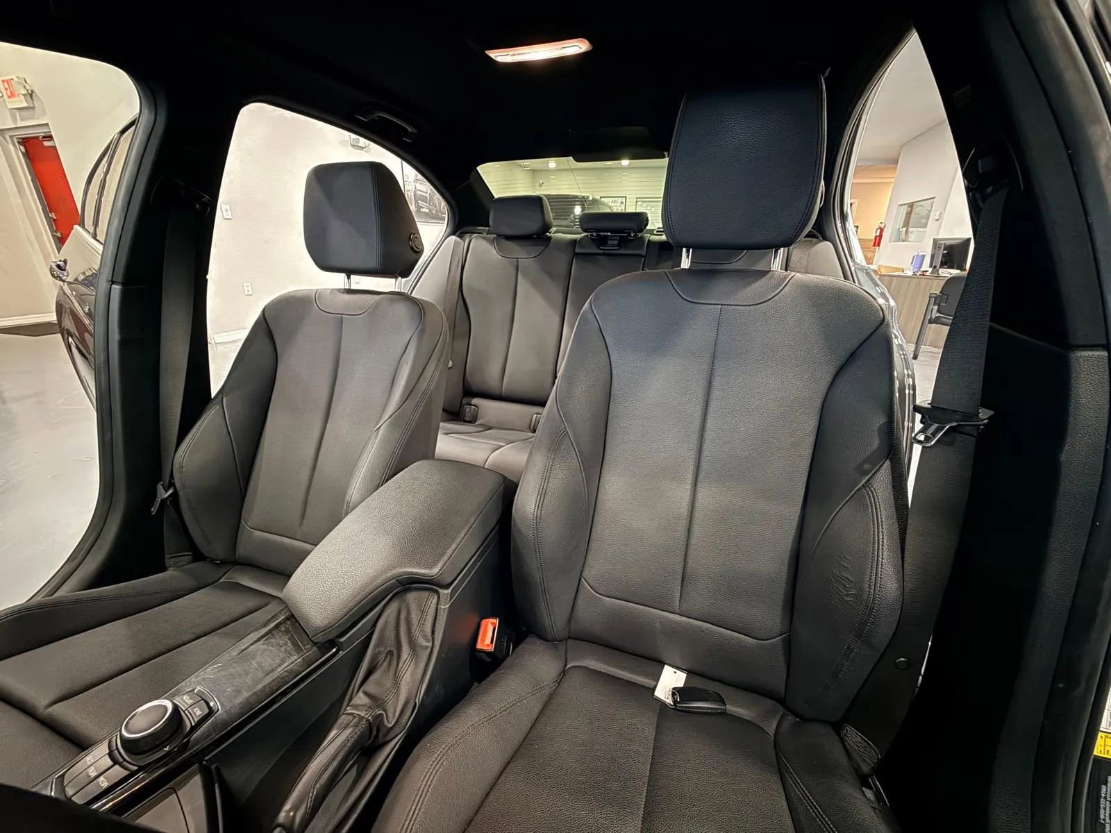 Used 2018 BMW 330i Sedan RWD image 13