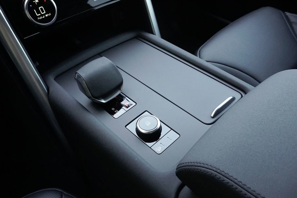 New 2026 Land Rover Discovery S AWD/4WD image 14