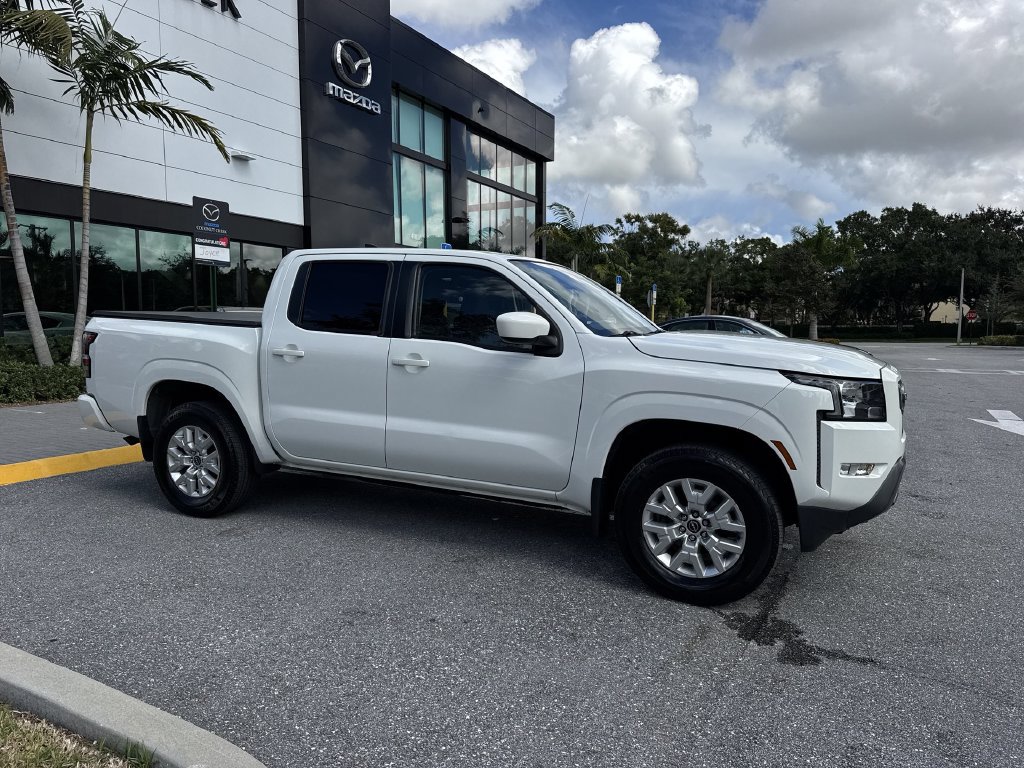 Used 2022 Nissan Frontier SV AWD/4WD image 6