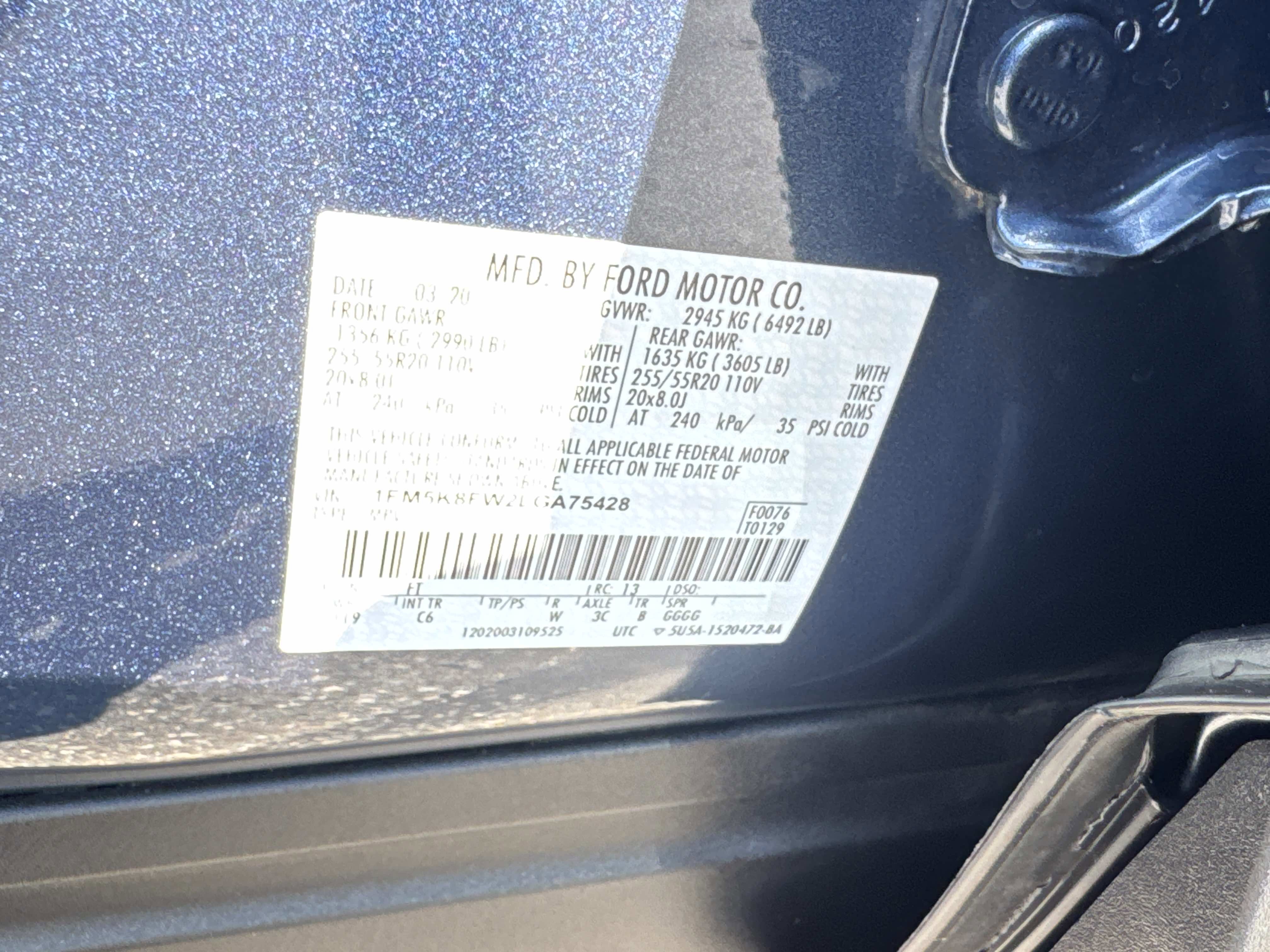 Used 2020 Ford Explorer Limited w/ Hybrid Equipment Group 310A image 16