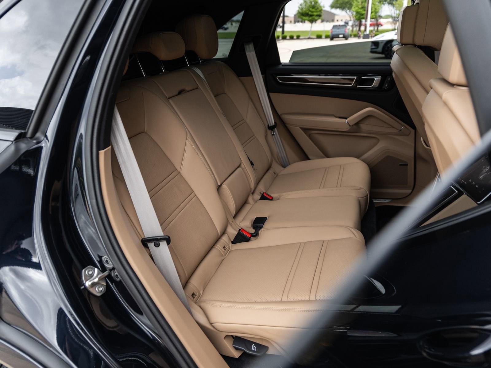 Certified 2023 Porsche Cayenne S Platinum image 42
