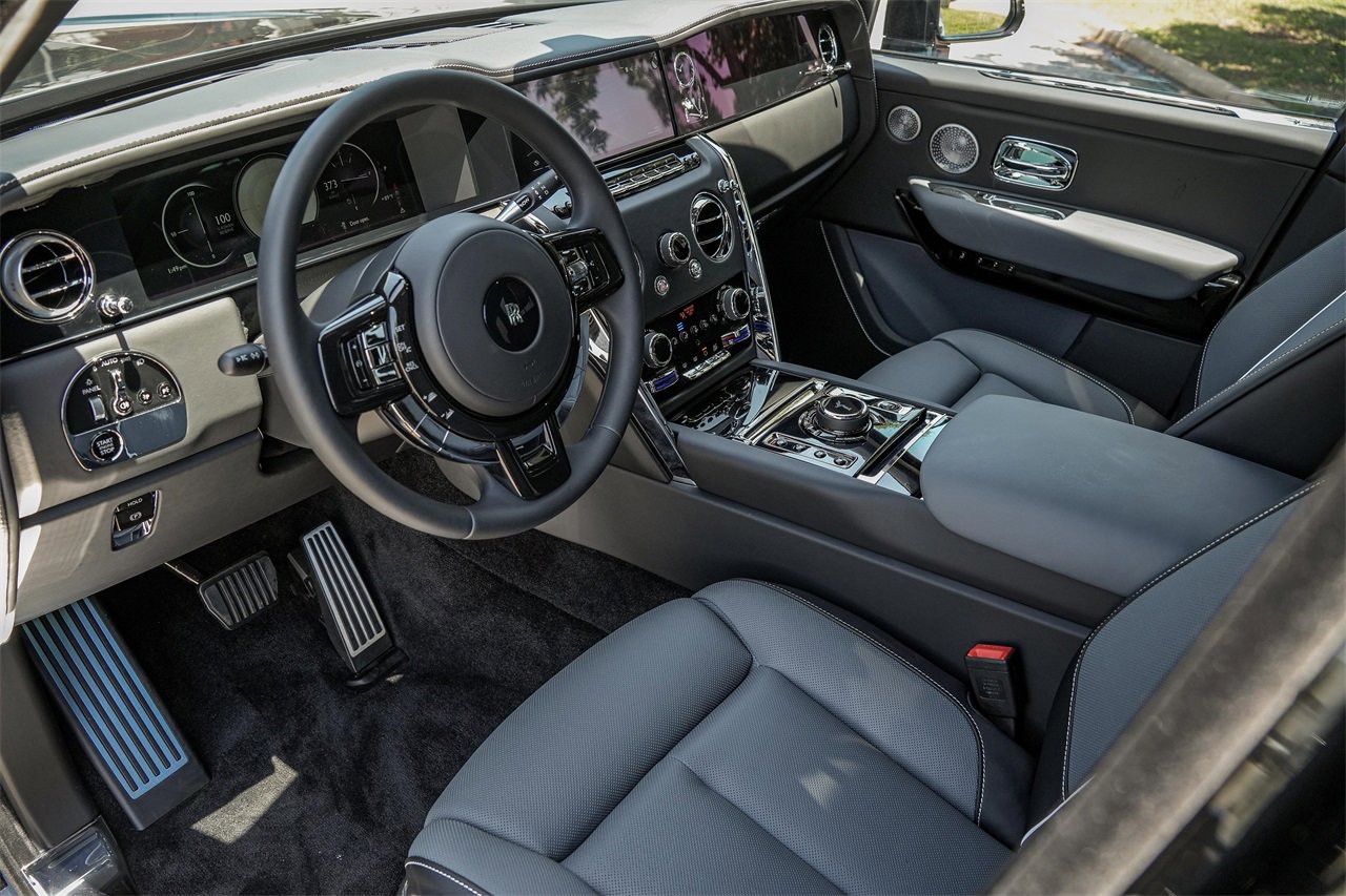 New 2025 Rolls-Royce Cullinan image 21