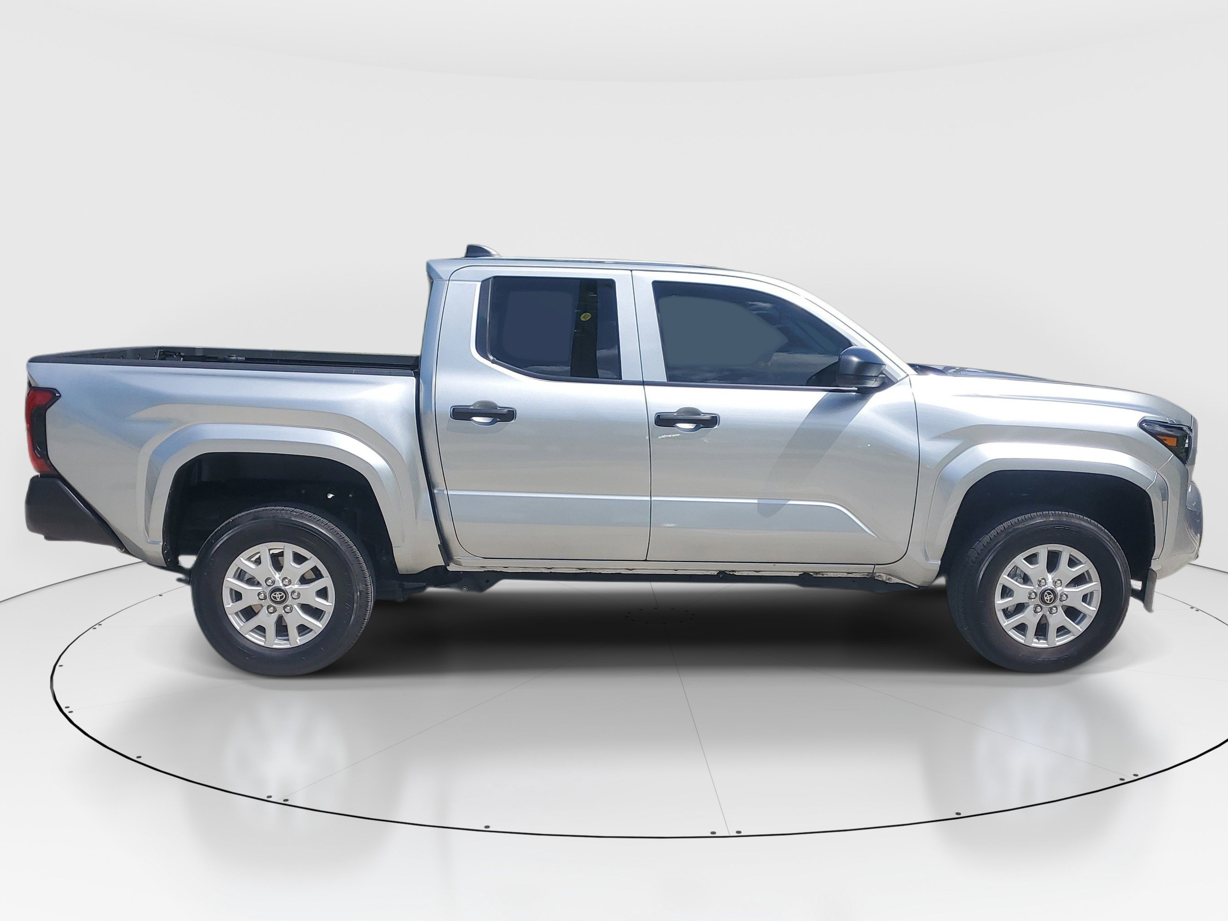 Used 2025 Toyota Tacoma SR RWD image 2