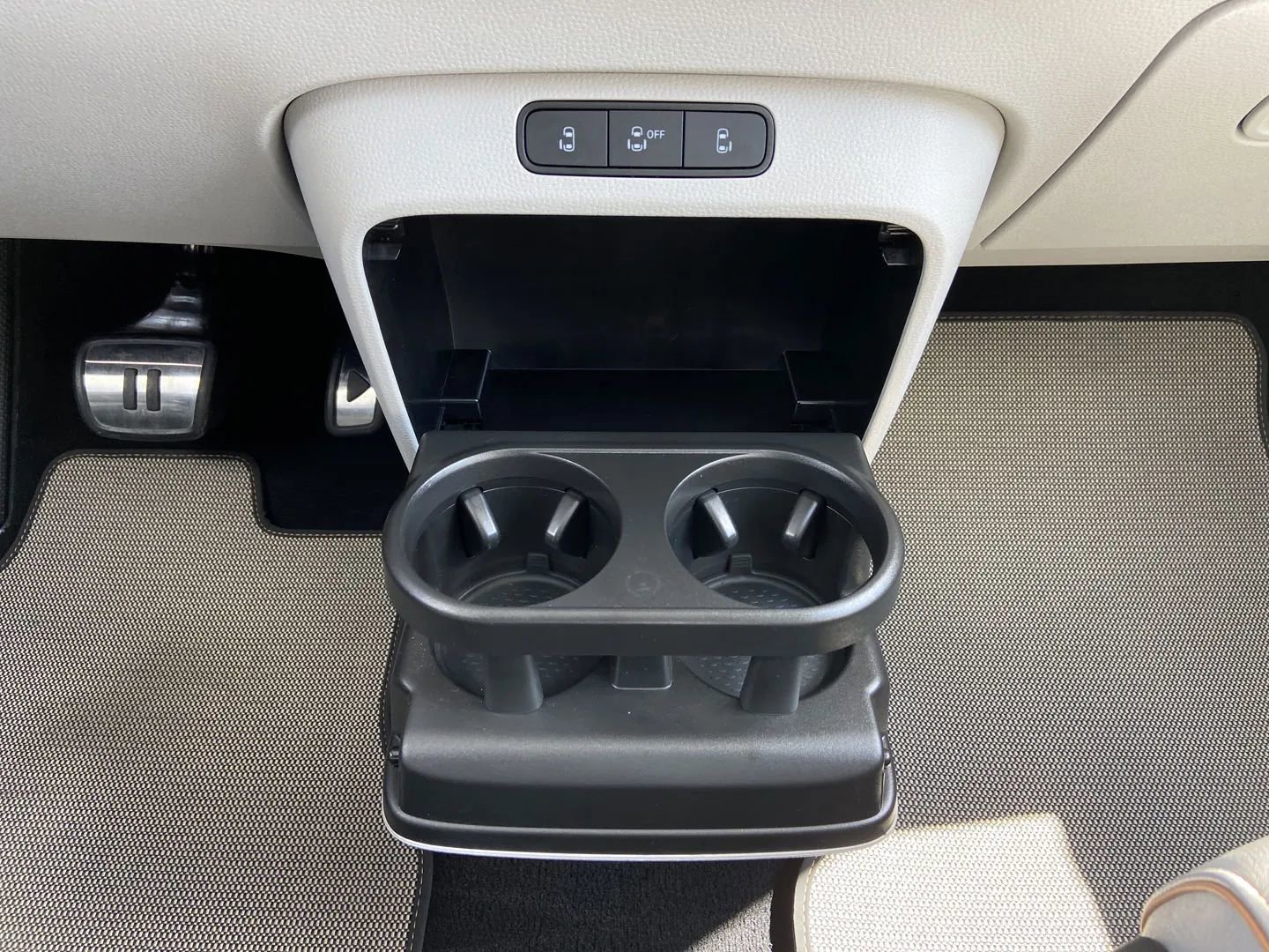 Used 2025 Volkswagen ID. Buzz 1st Edition image 24