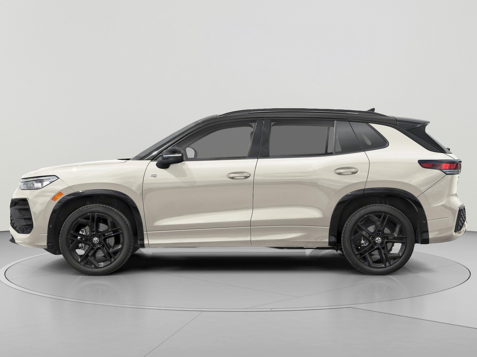 New 2026 Volkswagen Tiguan SE R-Line AWD/4WD image 3