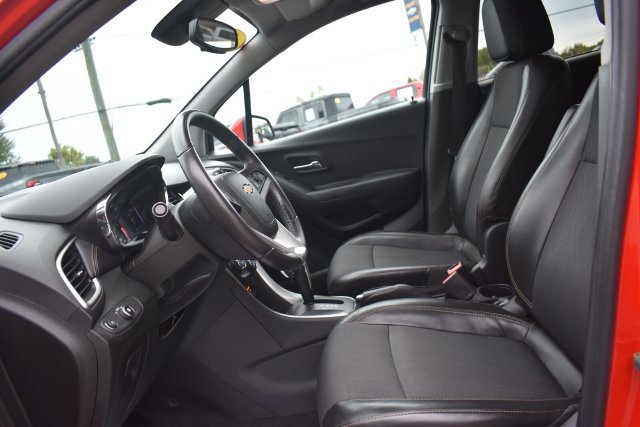 Certified 2018 Chevrolet Trax LT w/ Sun & Sound Package AWD/4WD image 24