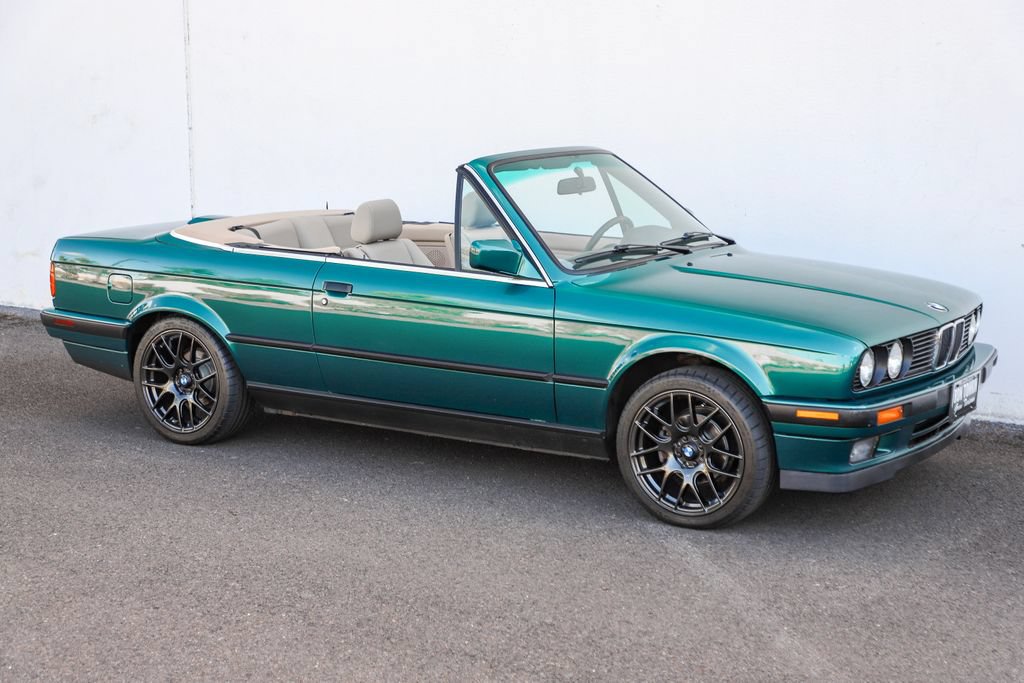 Used 1992 BMW 325i Convertible RWD image 1
