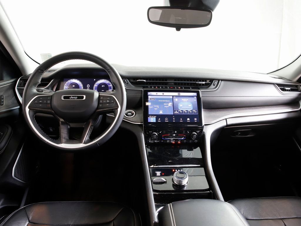 Used 2022 Jeep Grand Cherokee Limited image 15