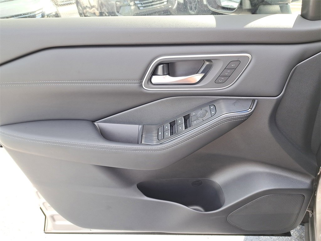 New 2026 Nissan Rogue Platinum image 22
