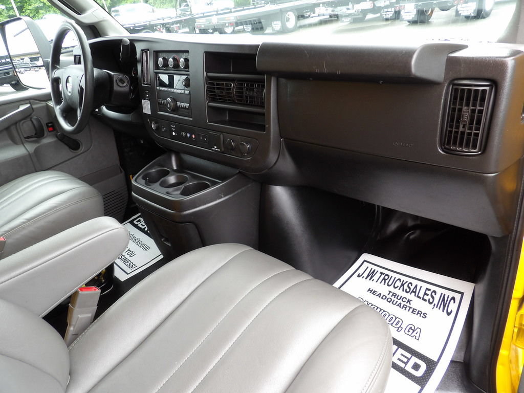 Used 2019 GMC Savana 3500 Extended w/ Driver Convenience Package RWD image 24