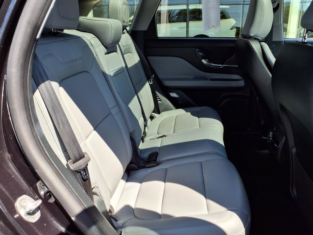 Certified 2022 Lincoln Corsair Reserve w/ Equipment Group 201A image 10