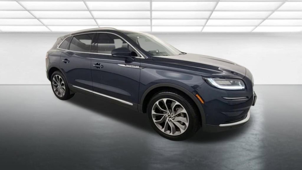 Used 2023 Lincoln Nautilus Reserve w/ Equipment Group 201A image 9