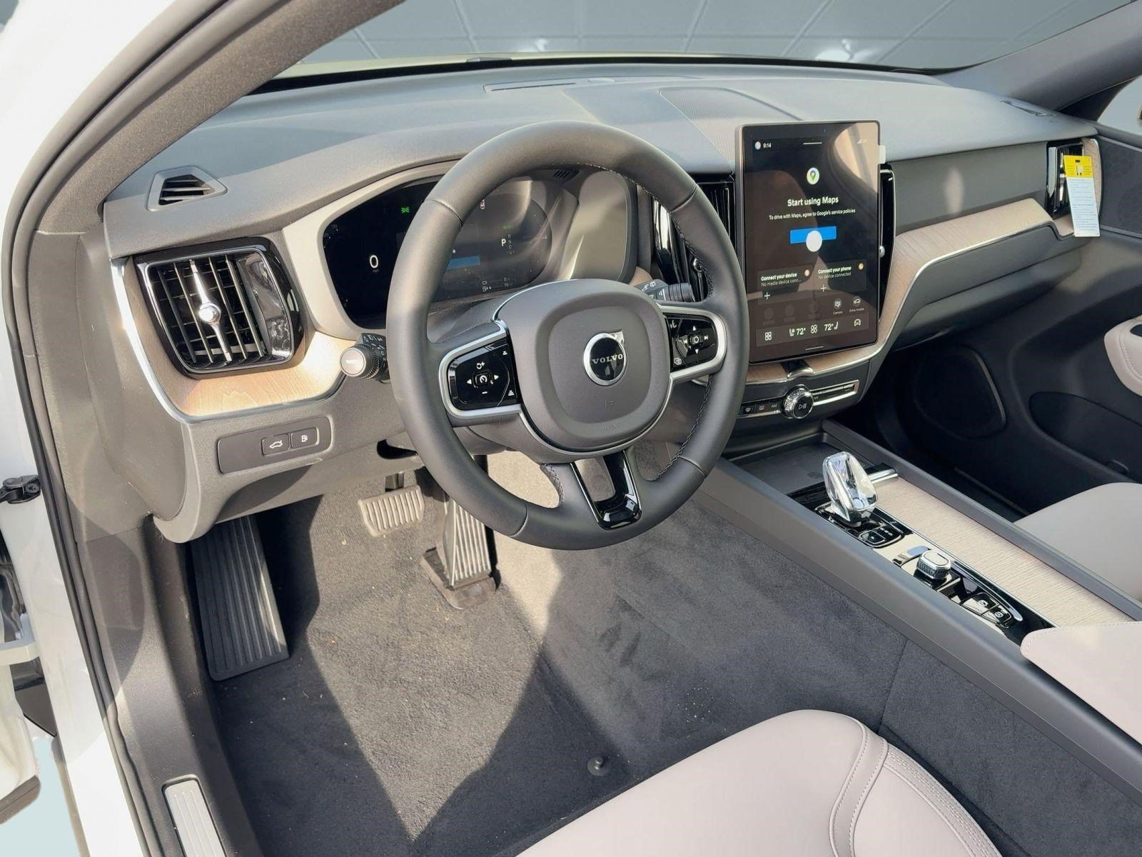 New 2026 Volvo XC60 T8 Plus w/ Protection Package Premier AWD/4WD image 4