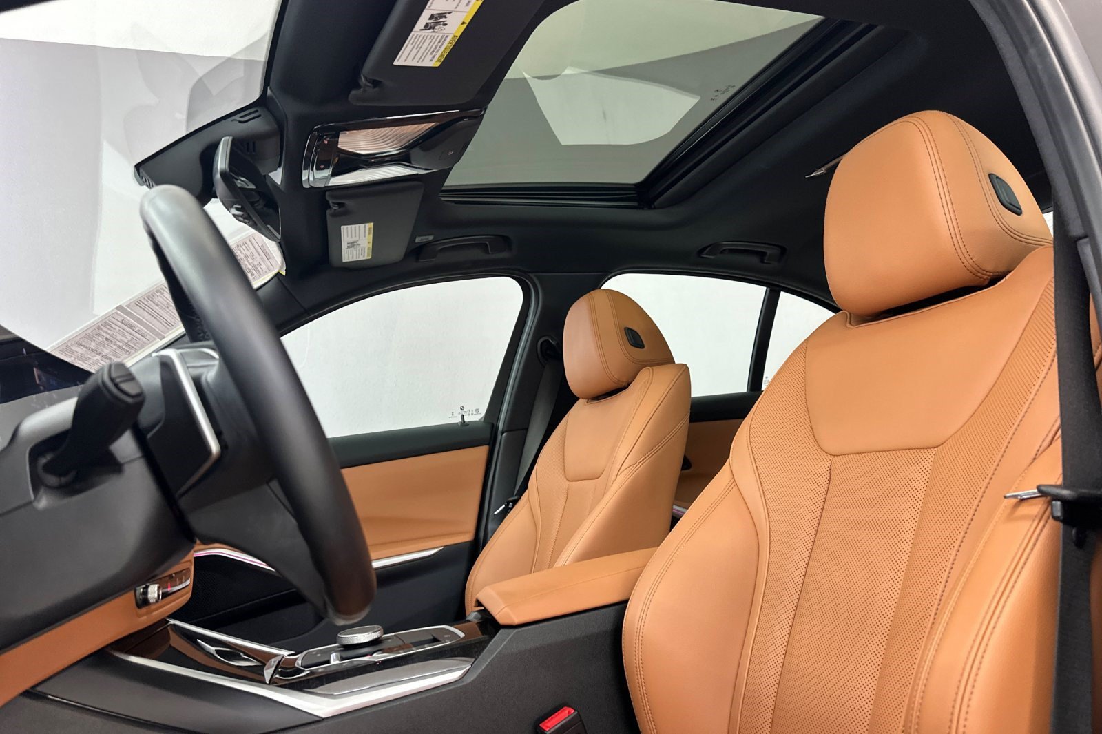 Certified 2024 BMW 330i Sedan w/ Convenience Package RWD image 23