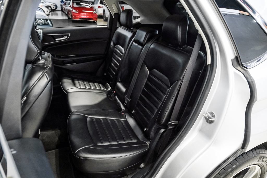 Used 2019 Ford Edge SEL w/ Equipment Group 201A FWD image 39