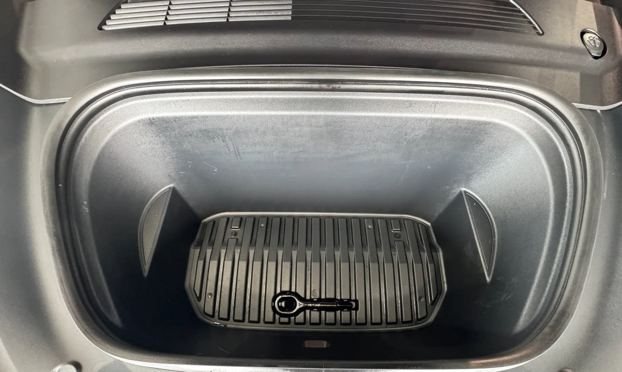 Used 2020 Tesla Model Y Long Range image 39