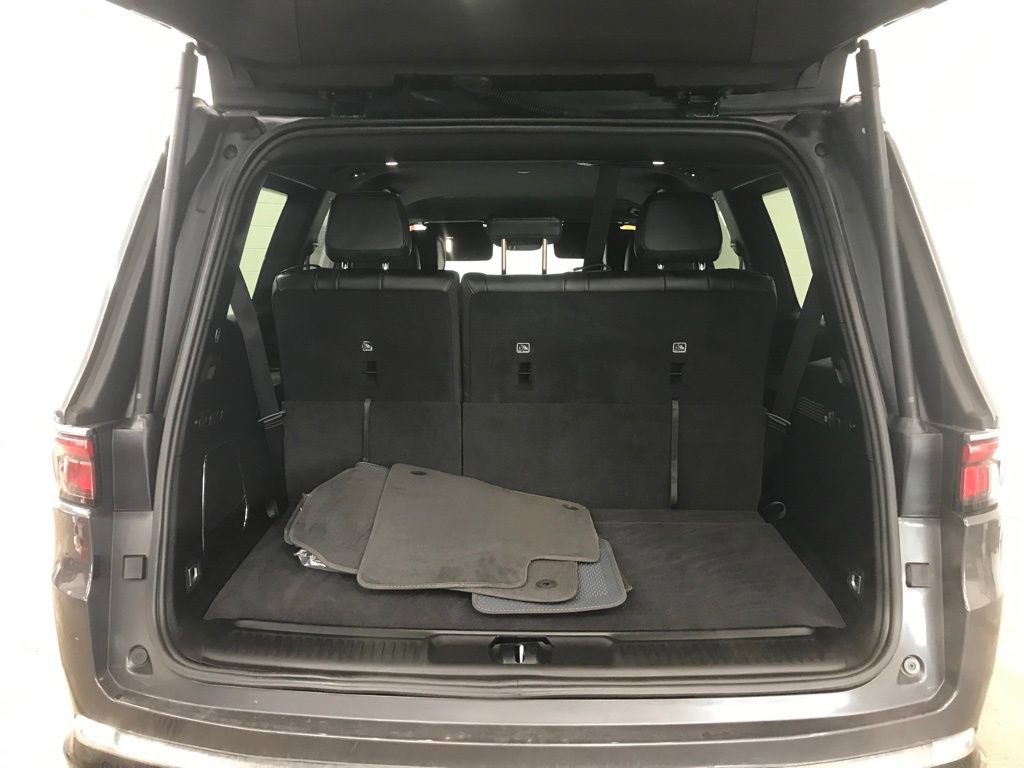 Used 2024 Jeep Wagoneer Series II image 32