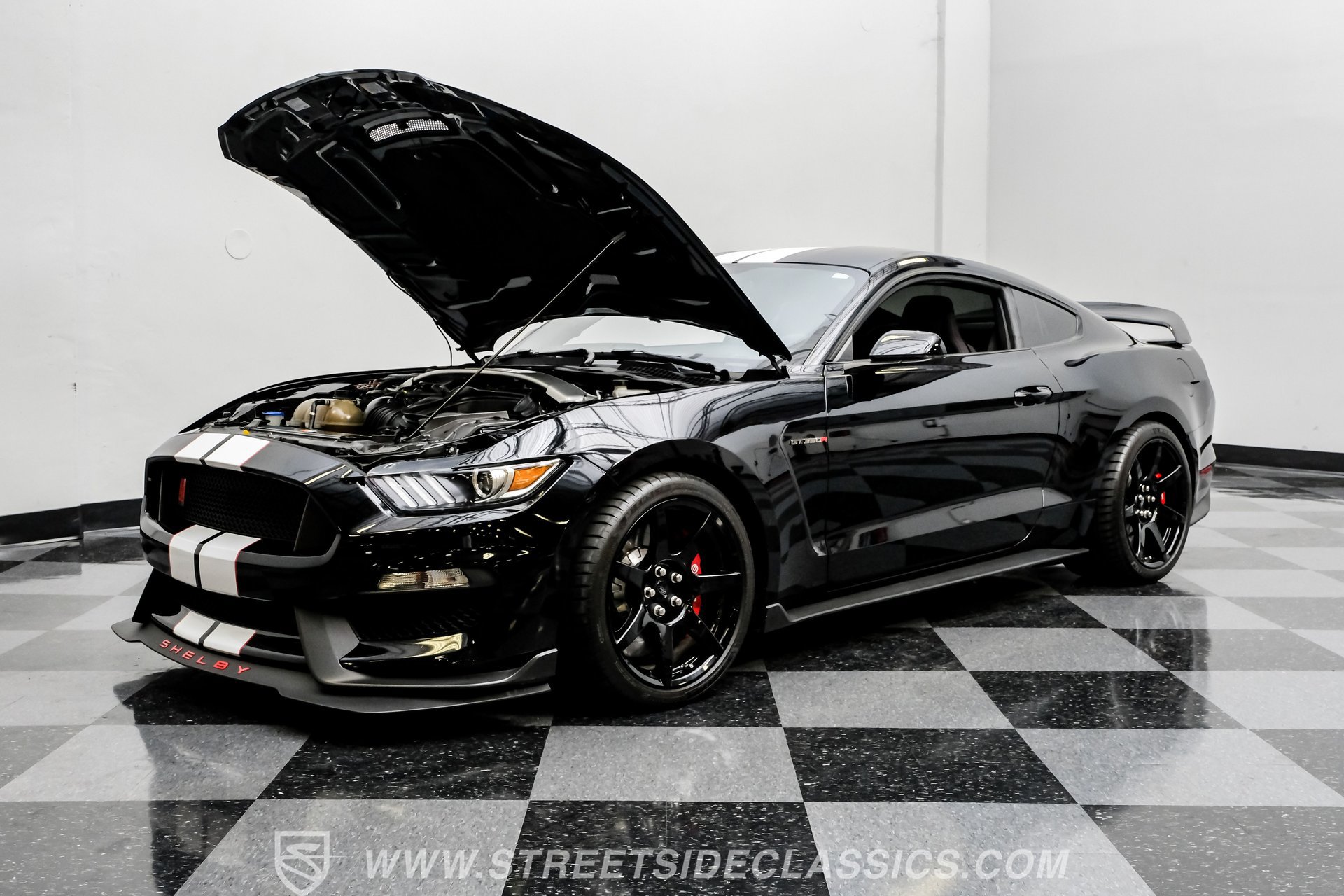 Used 2020 Ford Mustang Shelby GT350R w/ GT350R Equipment Group 920A RWD image 36