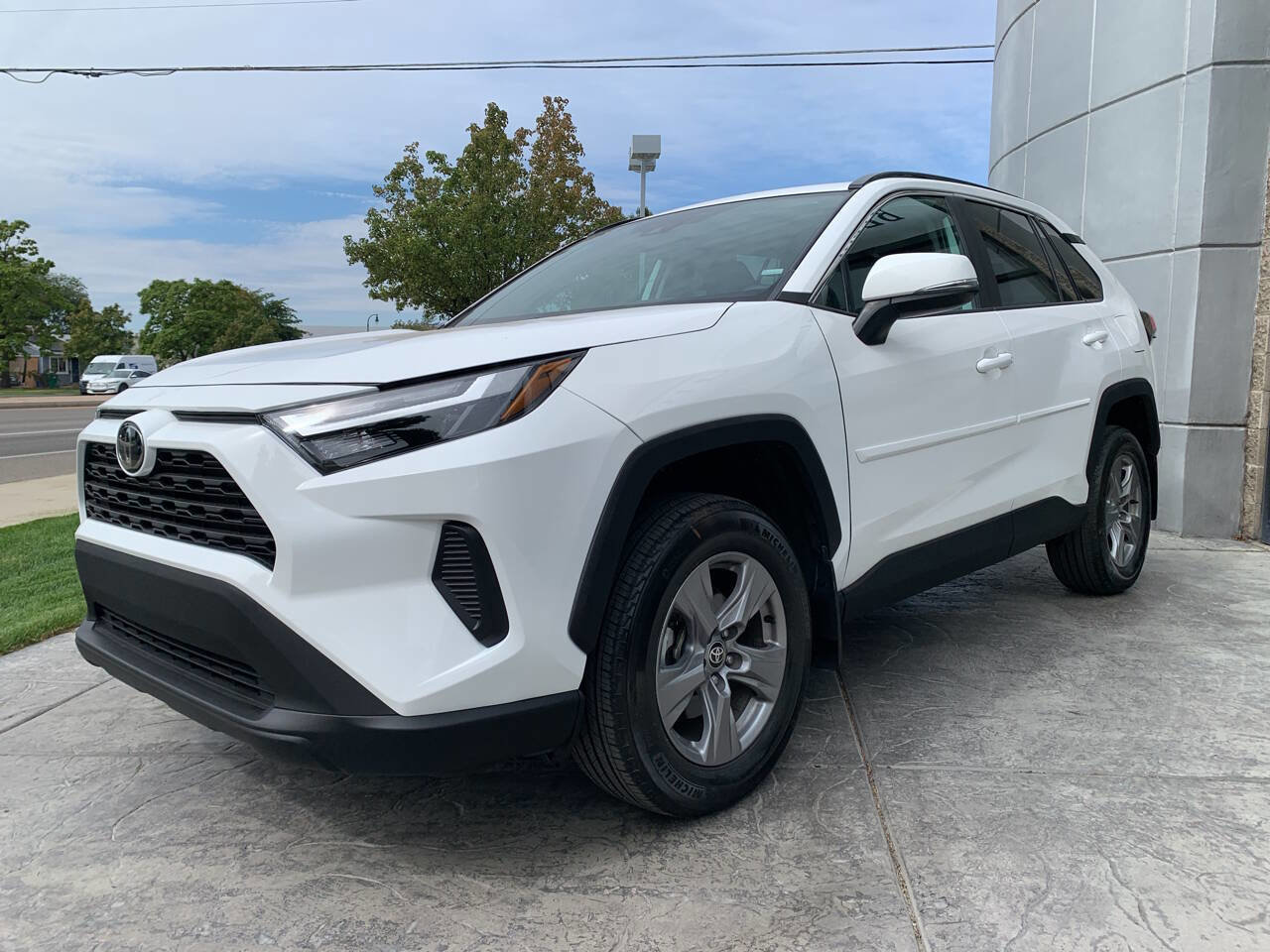 Used 2024 Toyota RAV4 XLE image 3