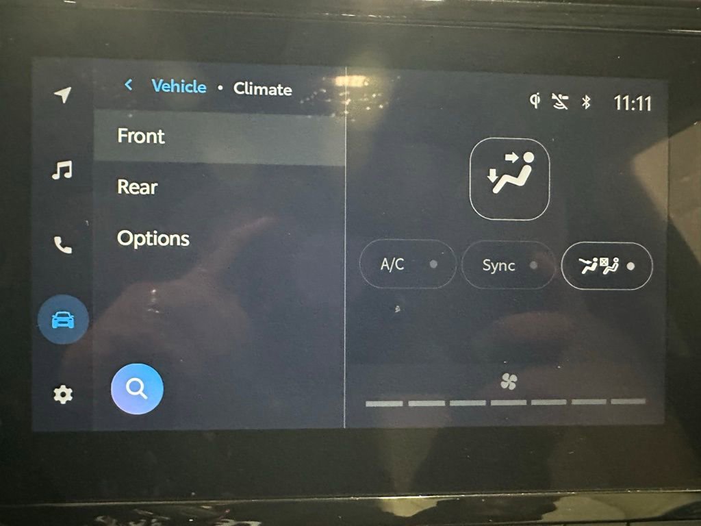 Used 2025 Toyota Highlander XLE image 31