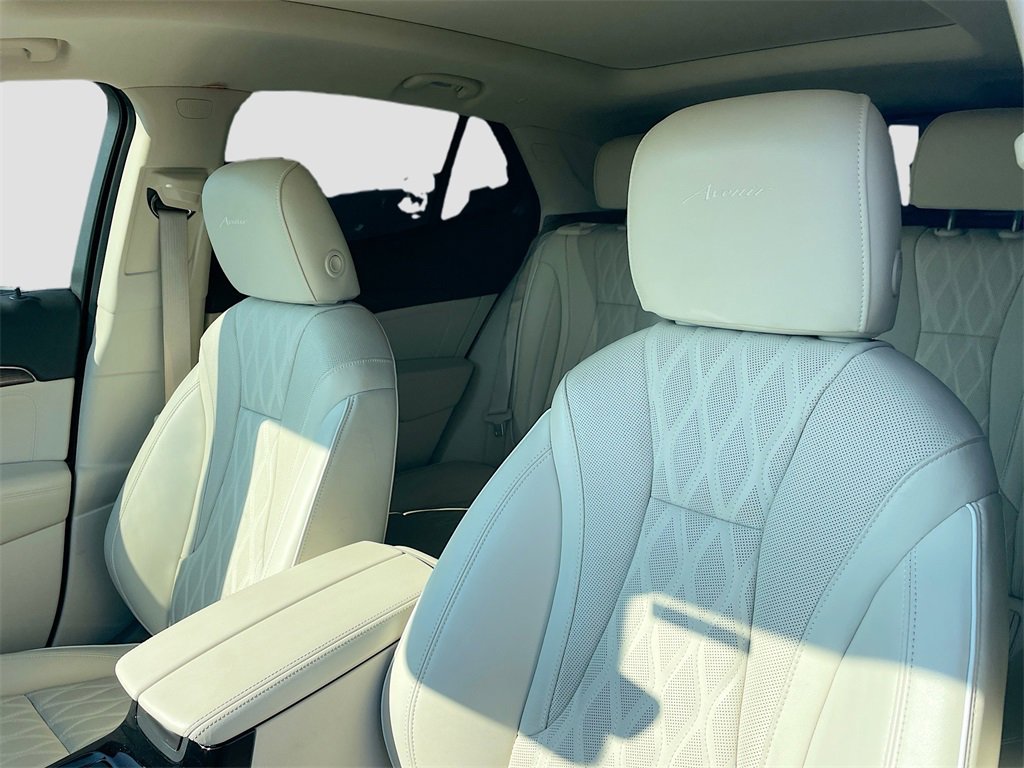 Used 2023 Buick Envision Avenir image 13