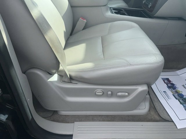 Used 2011 Chevrolet Suburban LT w/ Luxury Package image 26