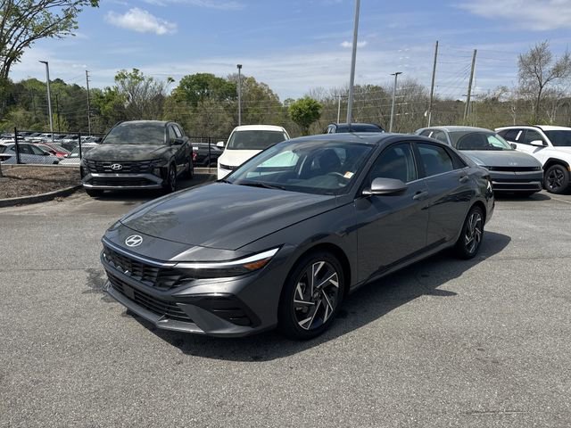 Certified 2025 Hyundai Elantra SEL FWD image 3