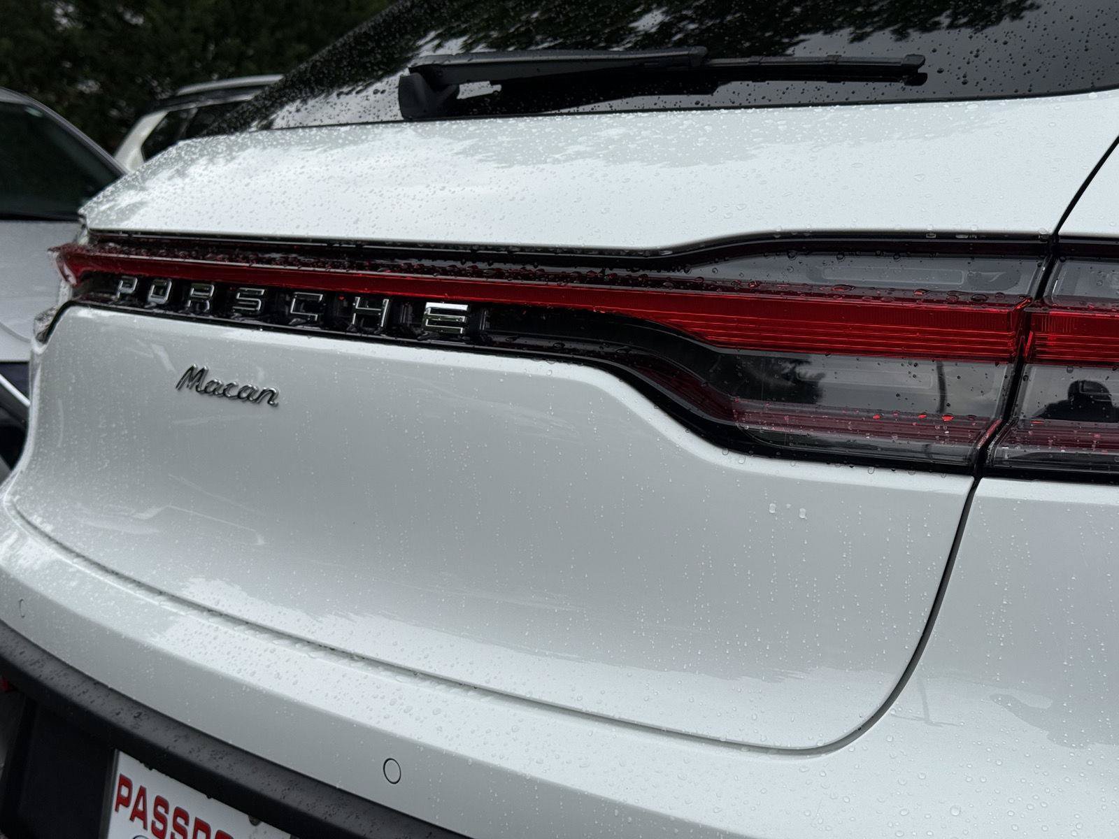 Used 2025 Porsche Macan AWD/4WD image 7