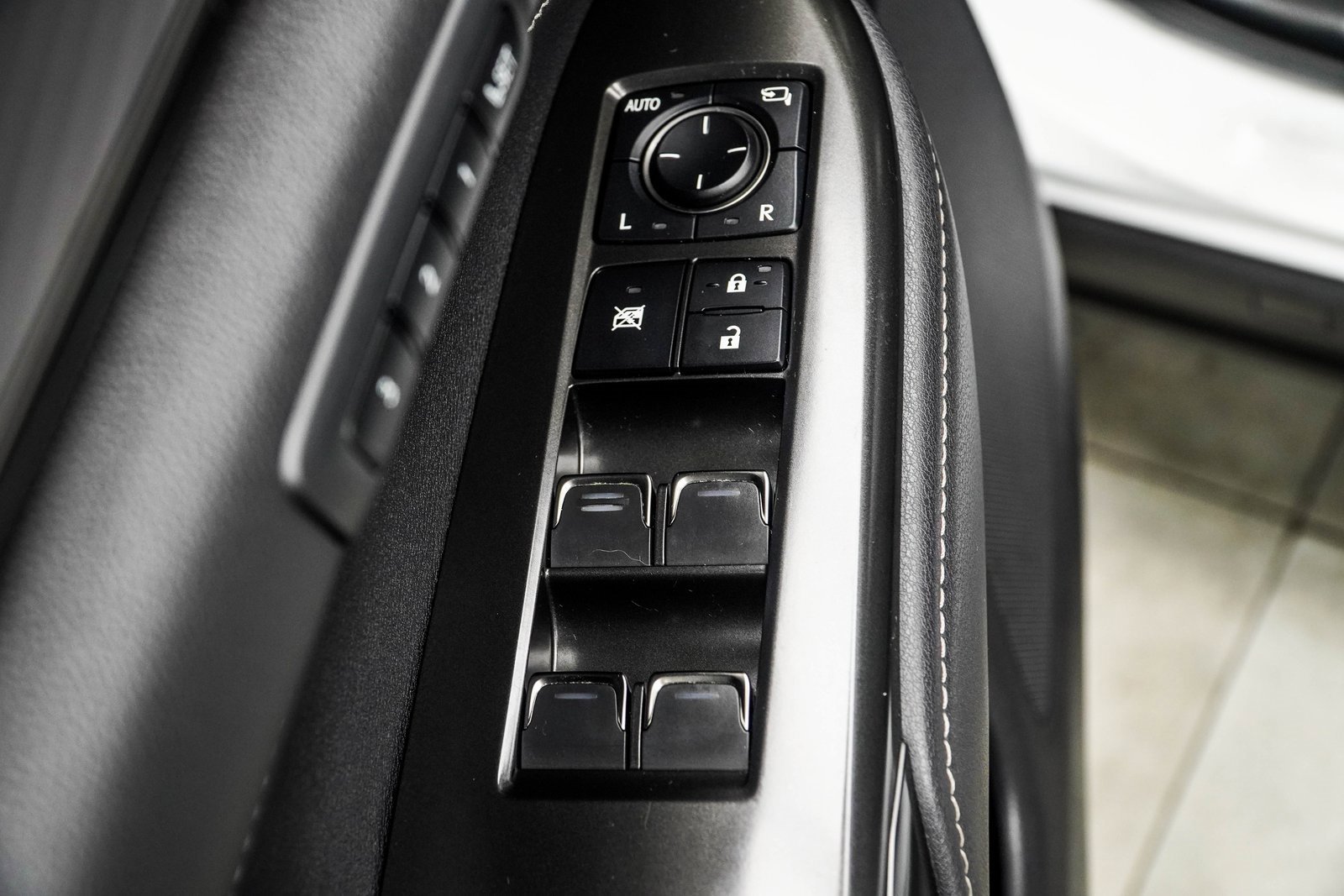 Used 2022 Lexus NX 350 F Sport image 31