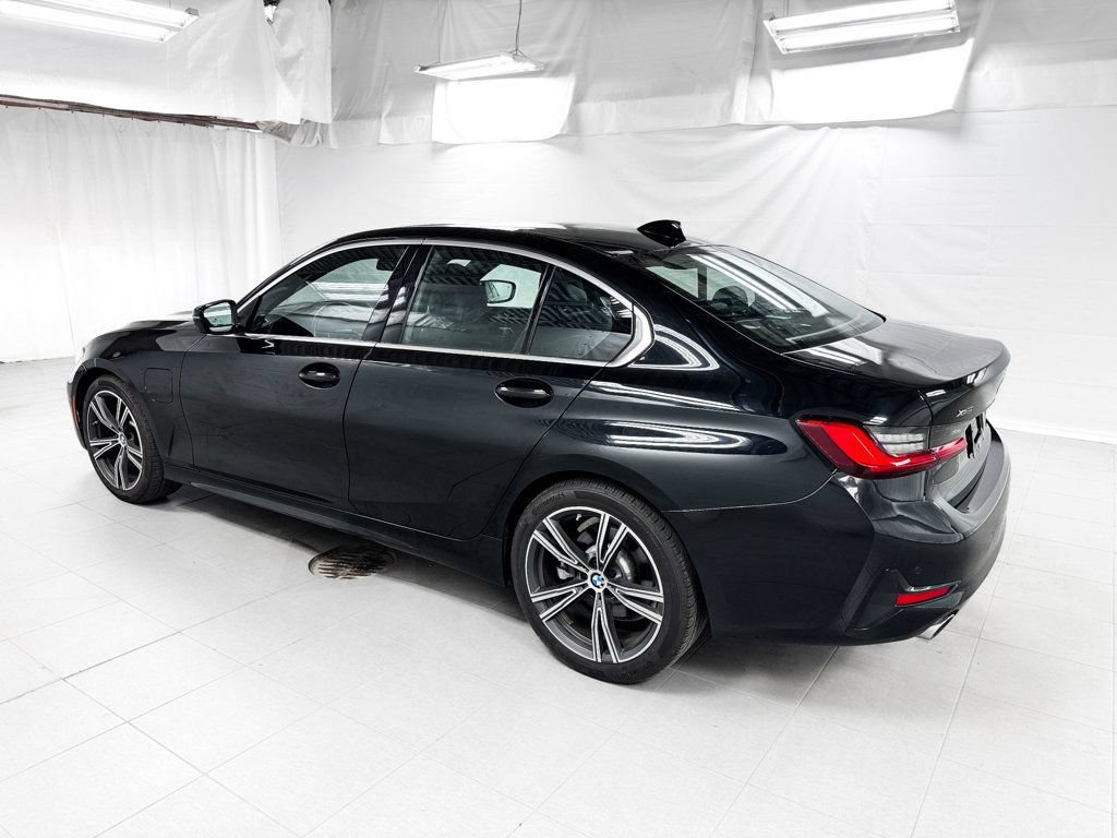Used 2021 BMW 330e xDrive w/ Premium Package AWD/4WD image 3