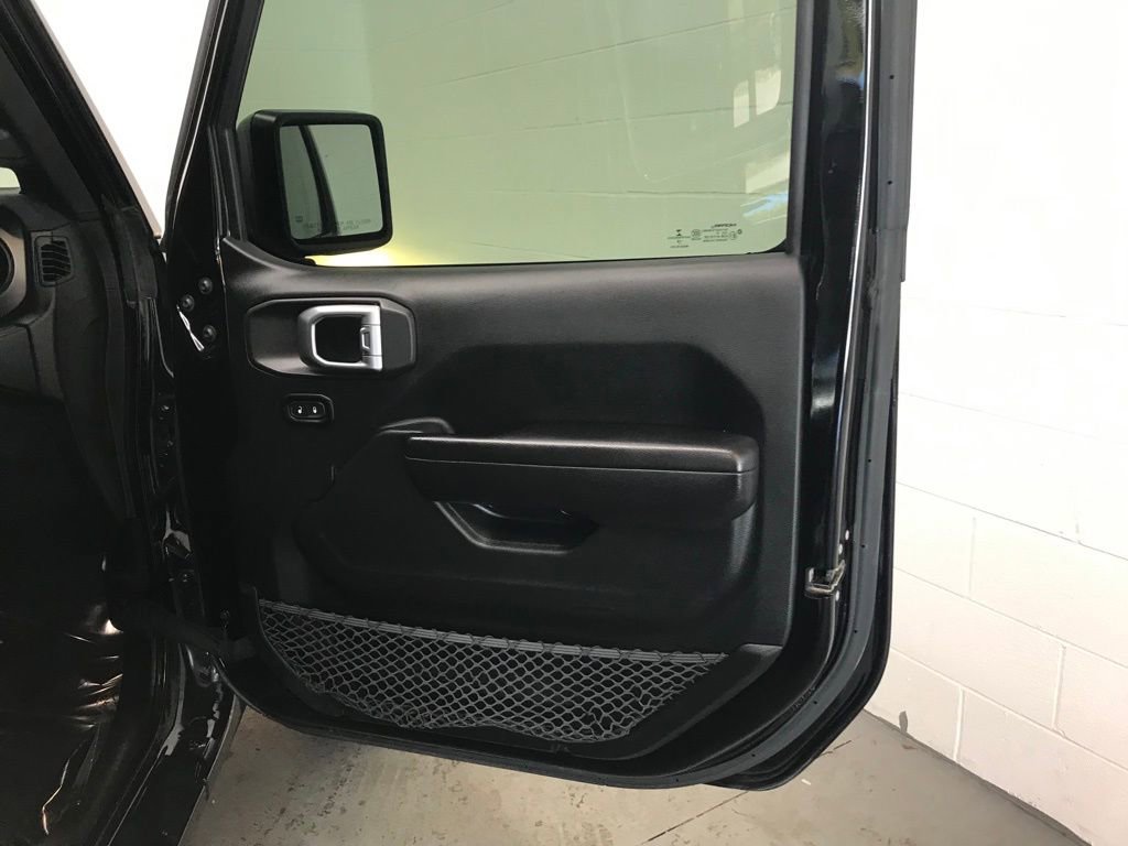 Used 2018 Jeep Wrangler Unlimited Sport S image 31