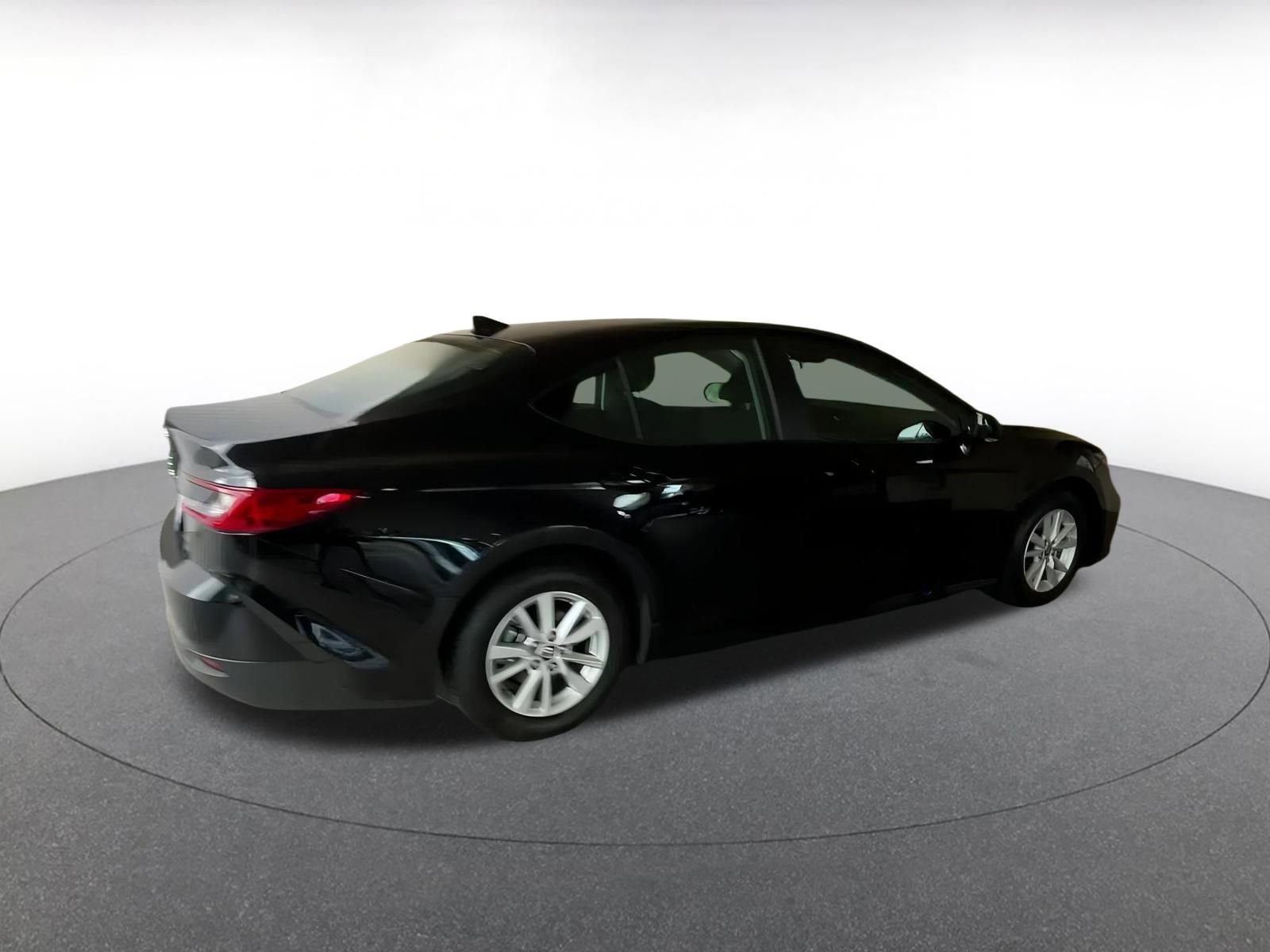 Used 2025 Toyota Camry LE image 15