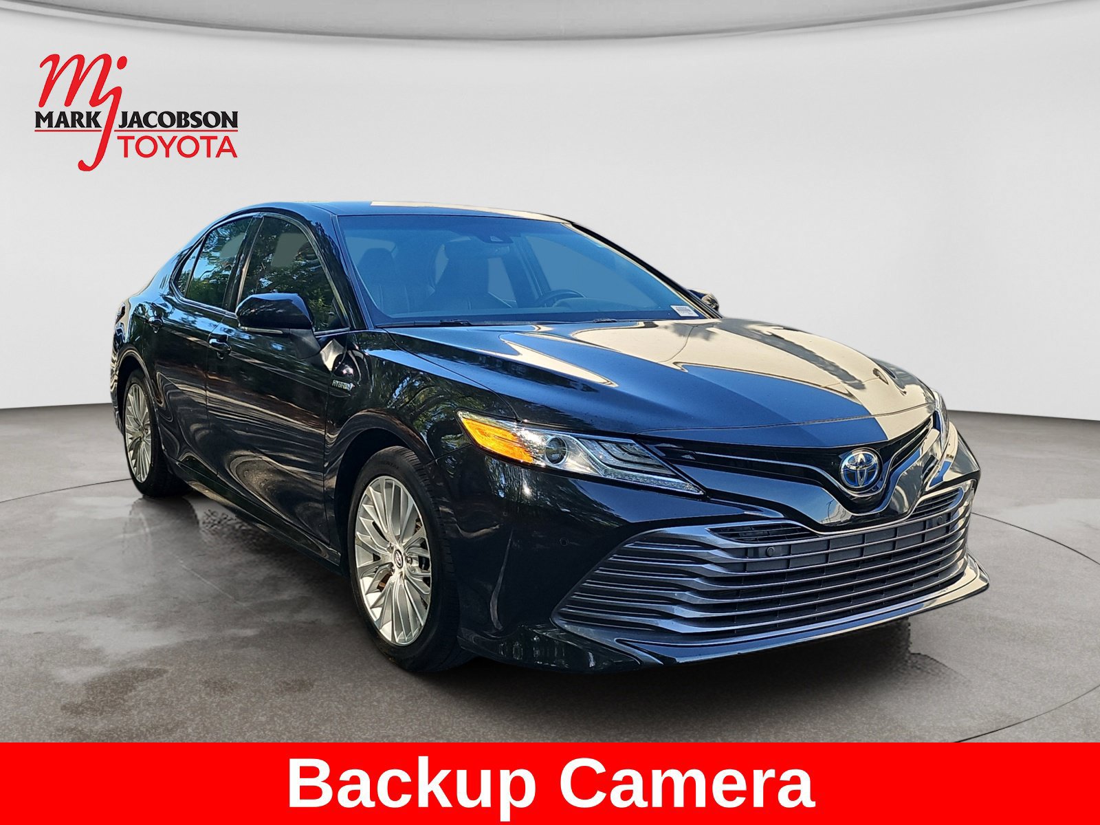 Used 2018 Toyota Camry XLE FWD image 4