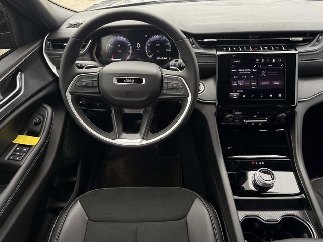 New 2025 Jeep Grand Cherokee Laredo image 4