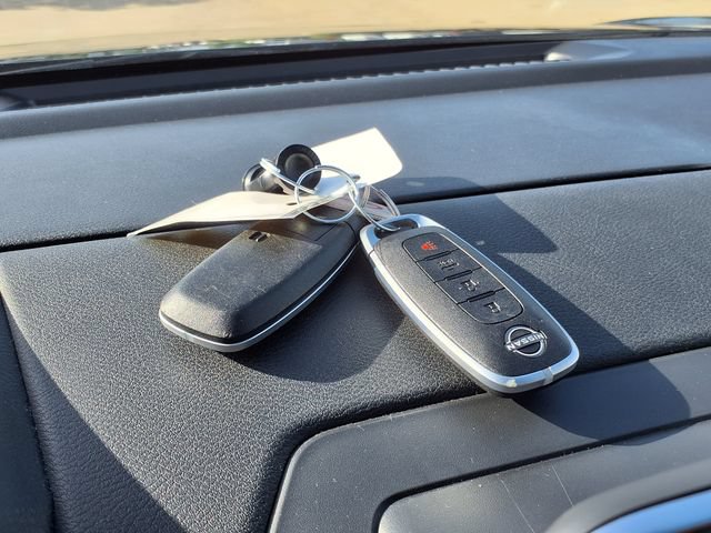Used 2025 Nissan Sentra SV FWD image 40