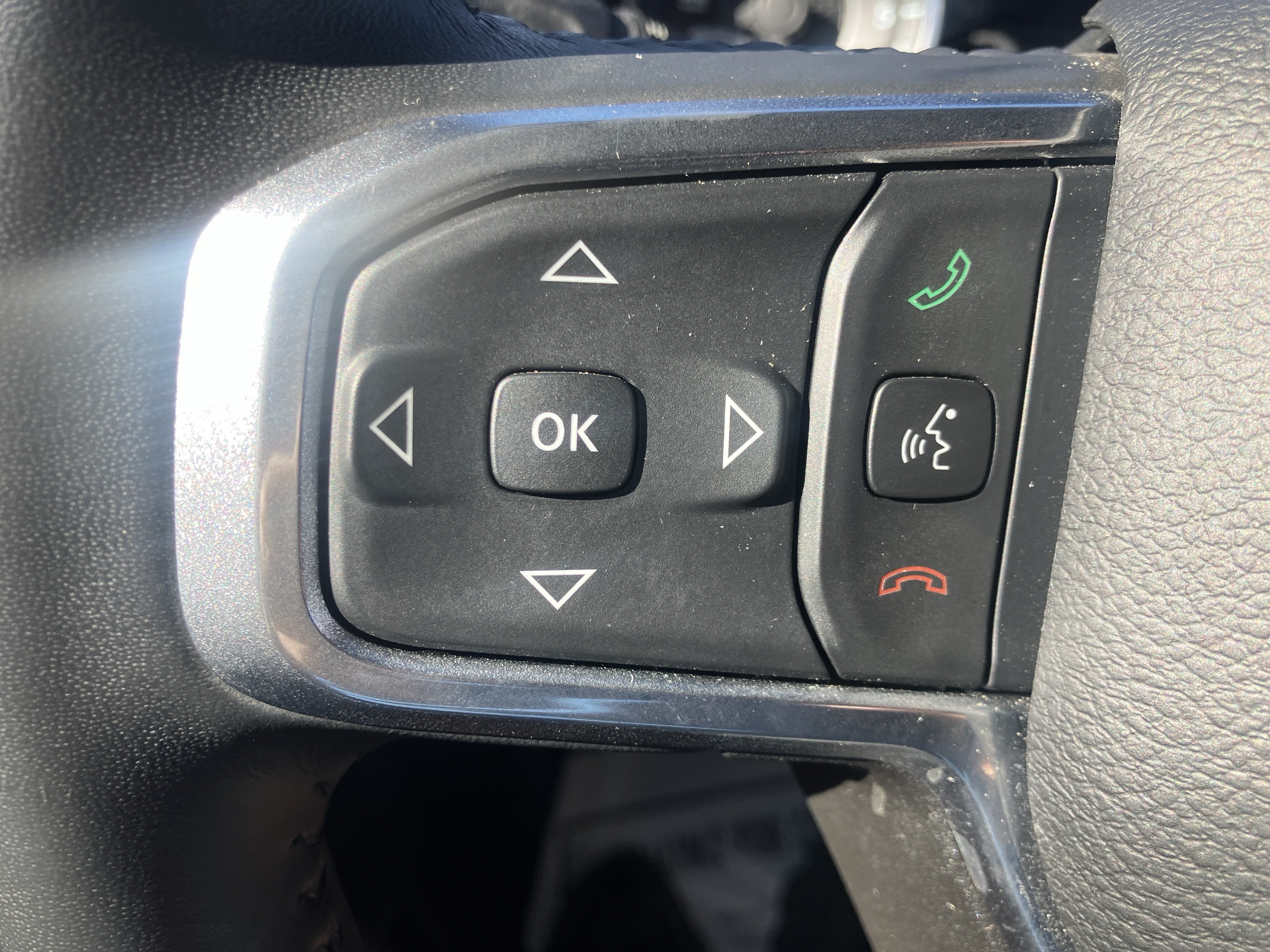 Used 2023 RAM 1500 Laramie AWD/4WD image 23