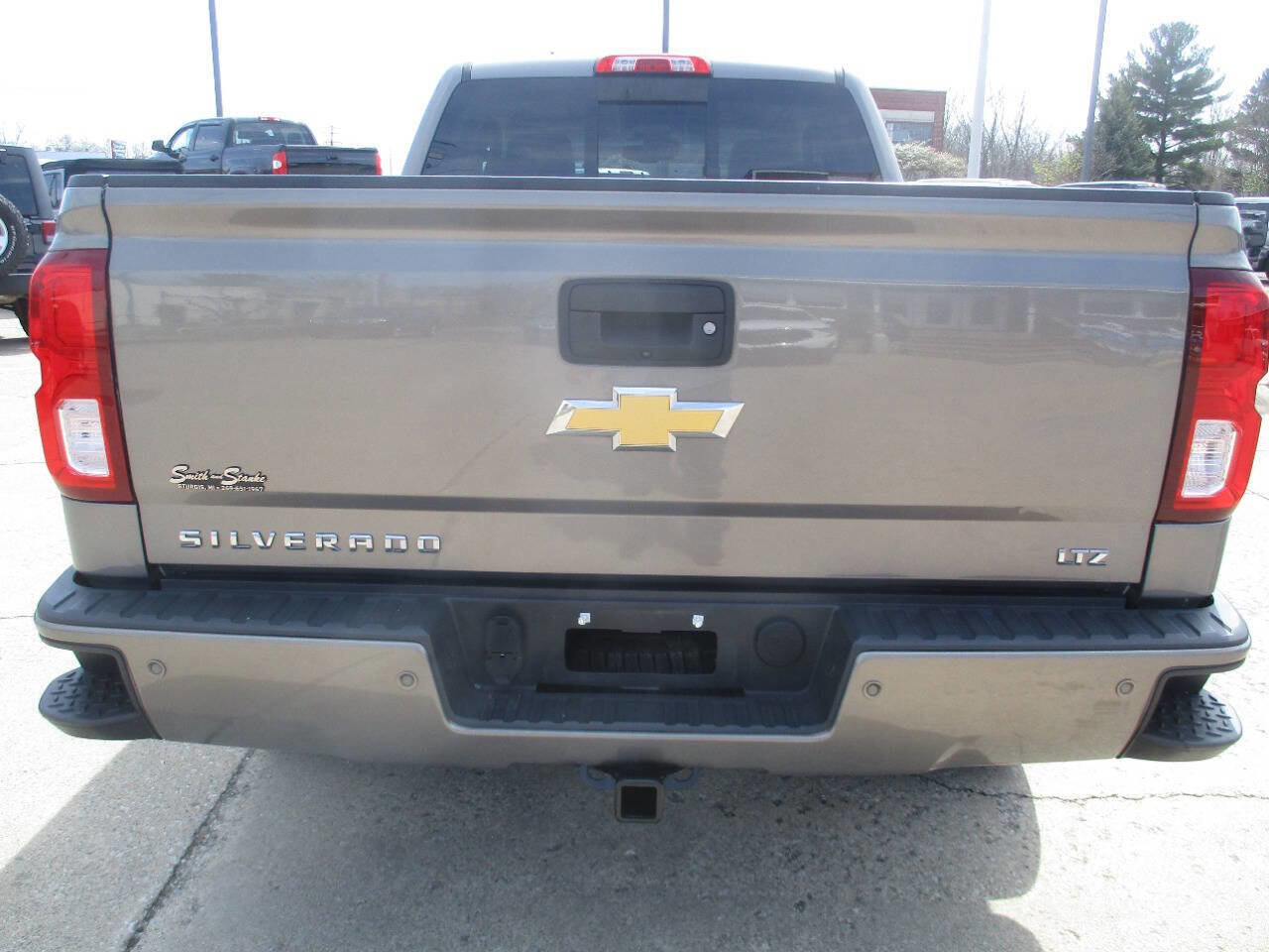 Used 2017 Chevrolet Silverado 1500 LTZ Z71 w/ LTZ Plus Package AWD/4WD image 5
