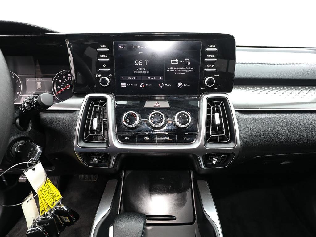 Used 2023 Kia Sorento LX image 16