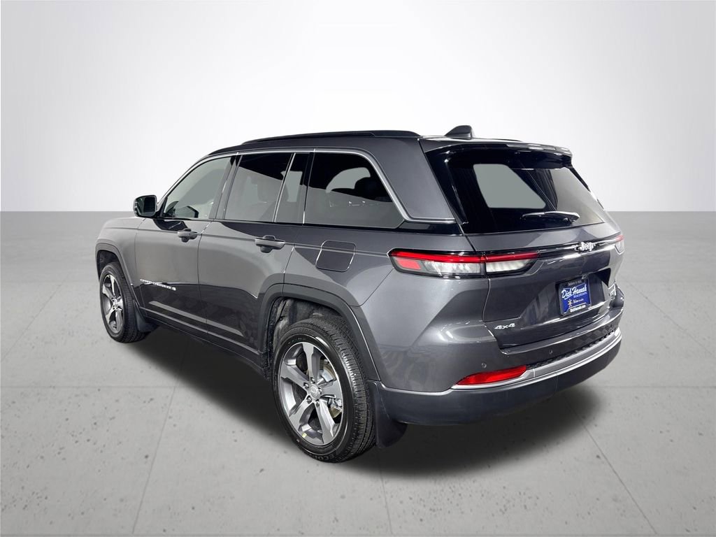 New 2026 Jeep Grand Cherokee Limited w/ Trailer Tow Package AWD/4WD image 8