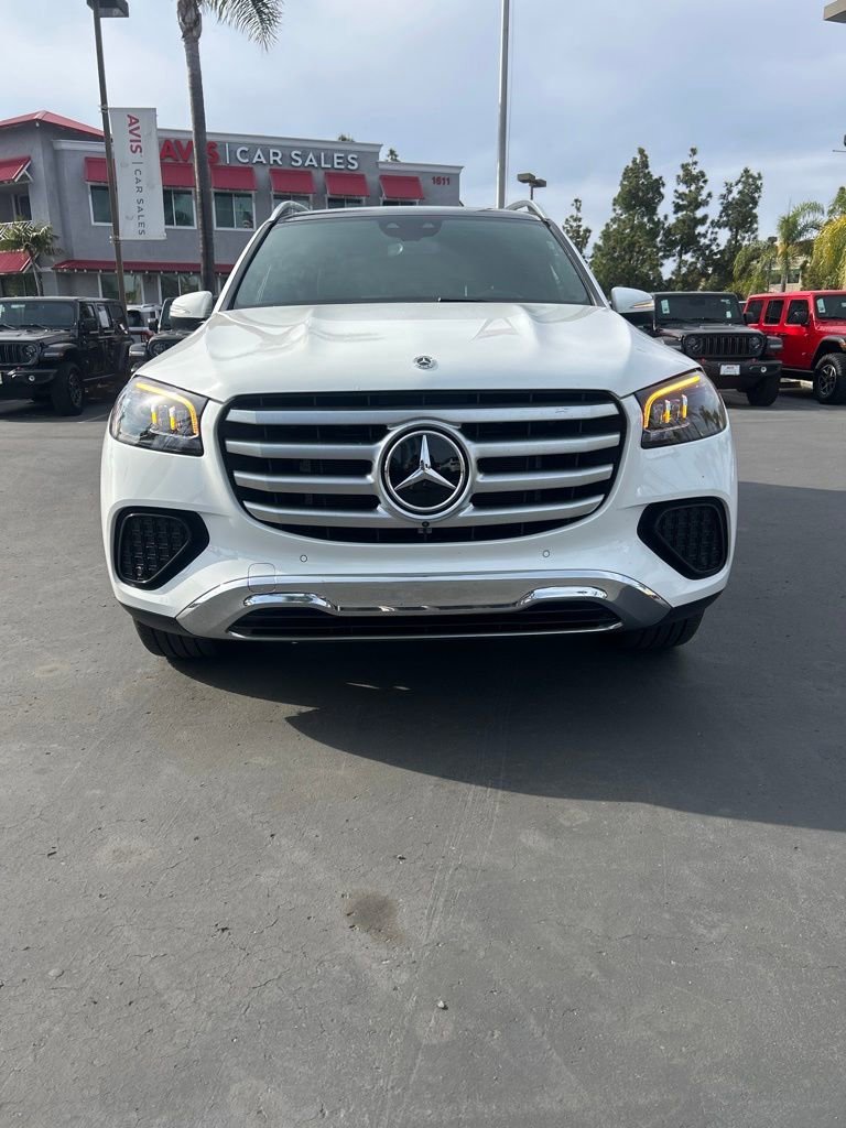 Used 2025 Mercedes-Benz GLS 450 4MATIC image 7