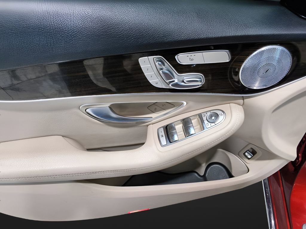 Used 2018 Mercedes-Benz C 300 4MATIC Sedan w/ Parking Assist Package image 11