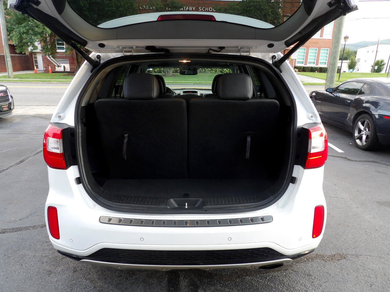 Used 2015 Kia Sorento SX image 17