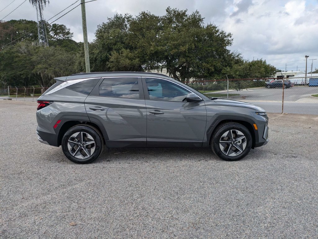 Used 2025 Hyundai Tucson SEL FWD image 3