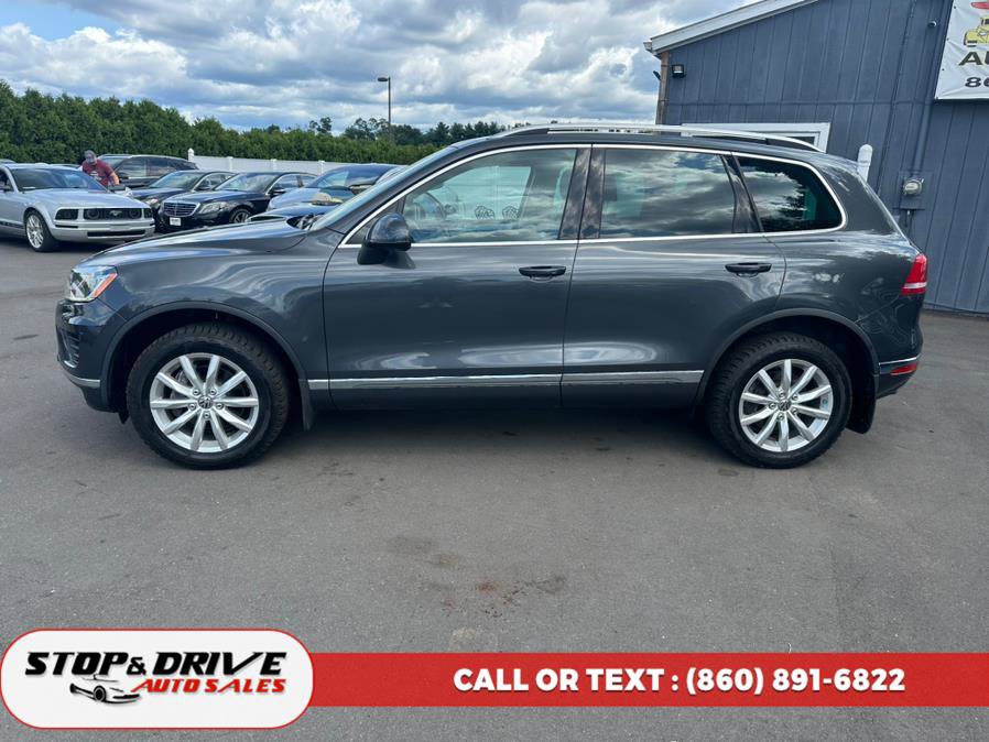 Used 2016 Volkswagen Touareg Sport AWD/4WD image 3