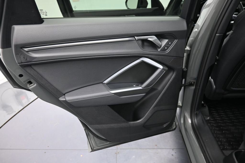 Used 2025 Audi Q3 2.0T Premium AWD/4WD image 24