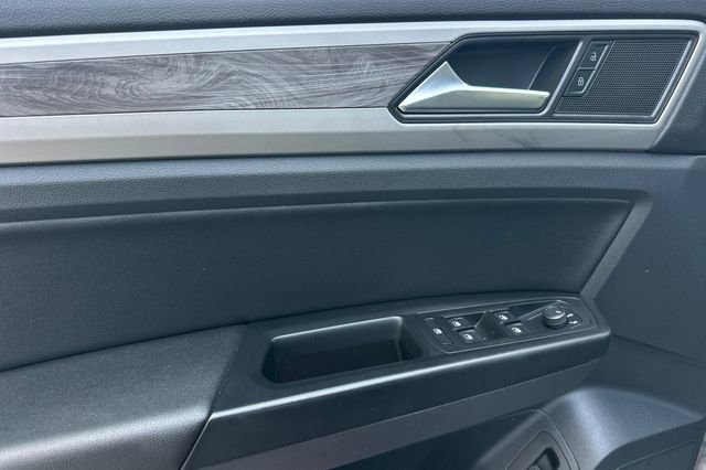 Used 2020 Volkswagen Atlas Cross Sport SE w/ Towing Package image 12