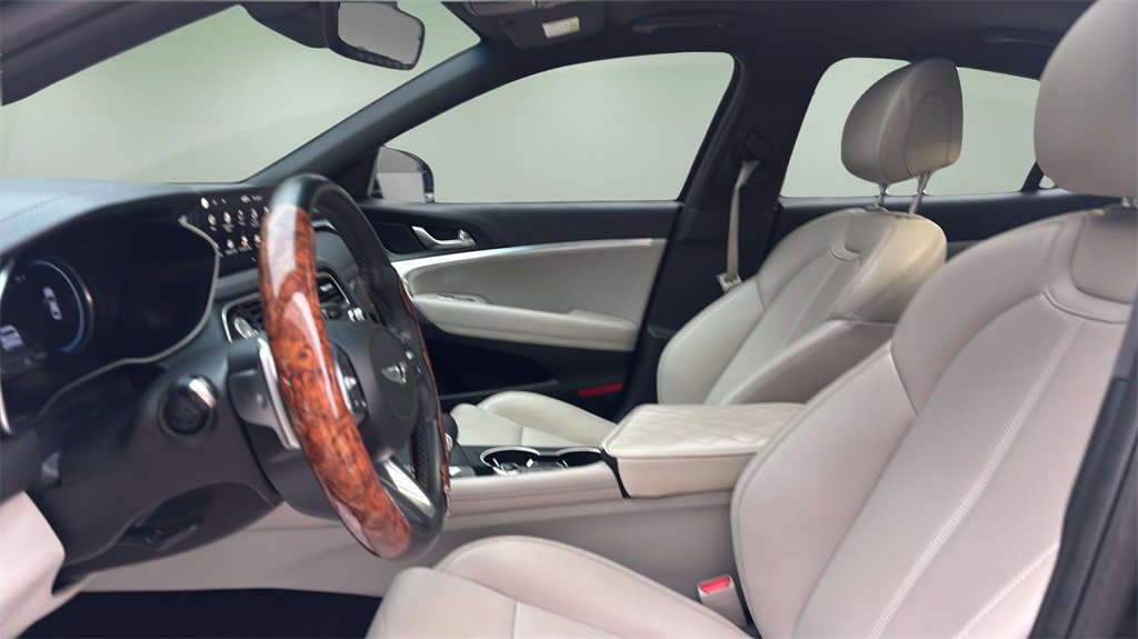 Used 2023 Genesis G70 2.0T image 13