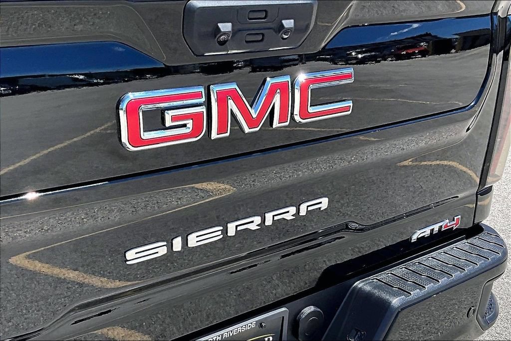 Used 2025 GMC Sierra 2500 AT4 w/ AT4 Premium Plus Package AWD/4WD image 8