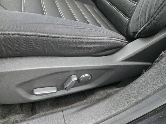 Used 2015 Ford Fusion SE FWD image 26