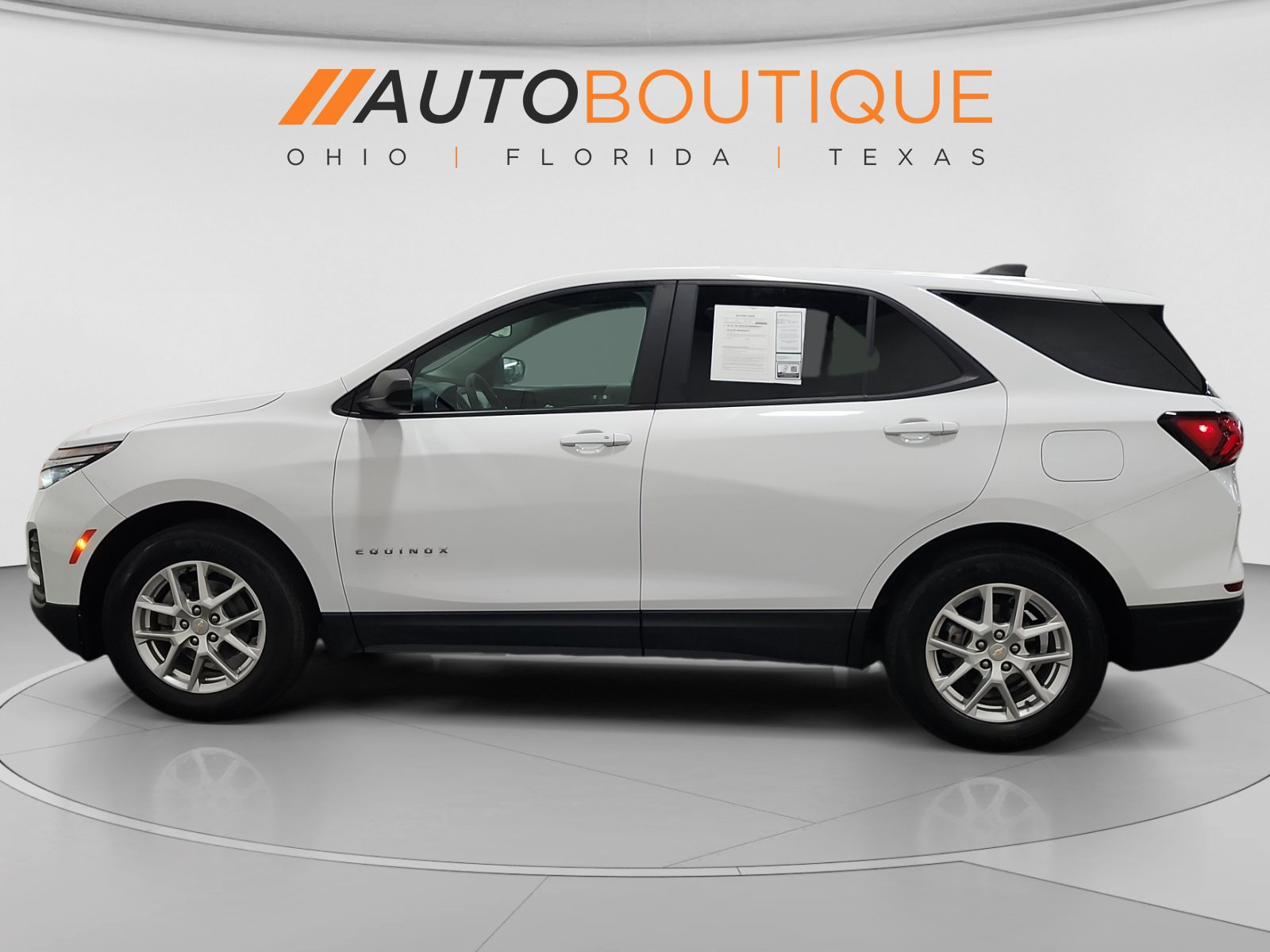 Used 2023 Chevrolet Equinox LS FWD image 2